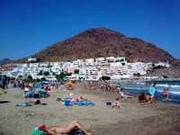 Salud detecta anomalías en siete playas de Málaga, Almería, Granada y Huelva, aunque todas son aptas para el baño