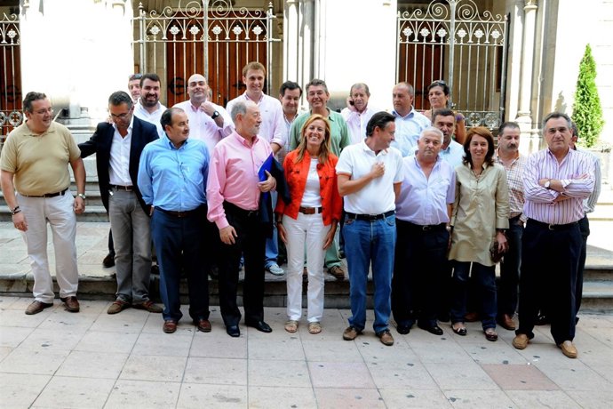 Integrantes de la reunión de juntas locales del PP