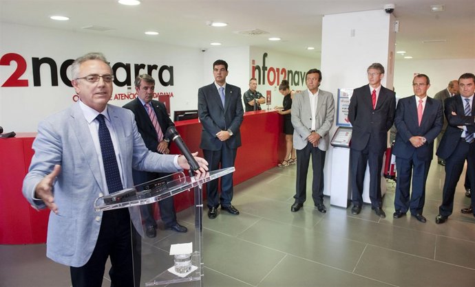 Miguel Sanz inaugura en Tudela la oficina 'Info012navarra'