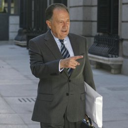 Félix Sanz Roldán, director del CNI, llegando al Congreso