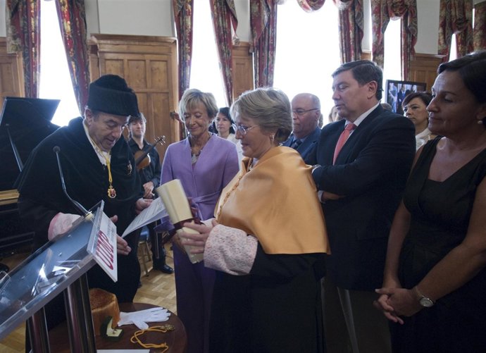 Michelle Bachelet, investida doctora Honoris Causa de la UIMP
