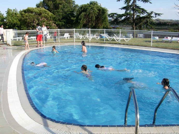 Piscina del camping de Zaragoza
