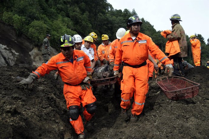 Tareas de rescate en Guatemala