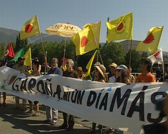 31 marcha contra la central Nuclear de Santa Maria de Garoña con Gaspar Llamazar