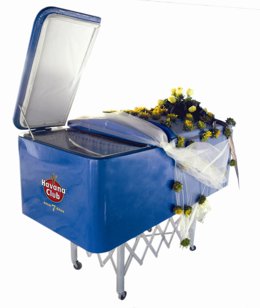 La plaza de San Francisco acoge 52 neveras reconvertidas en obras de arte