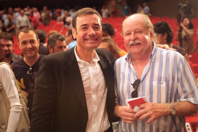 Antoine Candelas, jubilado de Moratalaz, junto a Tomás Gómez. 