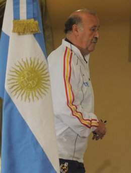 BUENOS AIRES, ARGENTINA - SEPTEMBER 06: Vicente del Bosque Gonzalez head coach o
