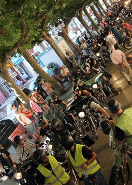 Moteros en Torrelavega