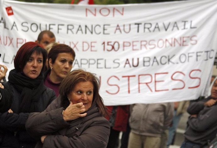 Trabajadores de France Telecom se manifiestan ante la ola de suicidios 