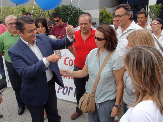 Foto Sanz (PP) Concentración CEP En Algeciras (7 09 10)