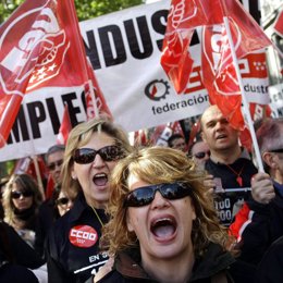 CCOO y UGT se concentran en Madrid