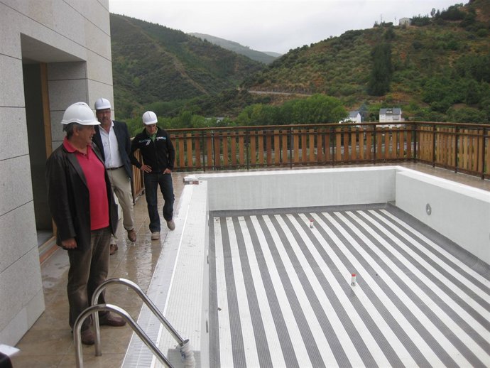 El presidente de Paradores, durante su visita en Villafranca