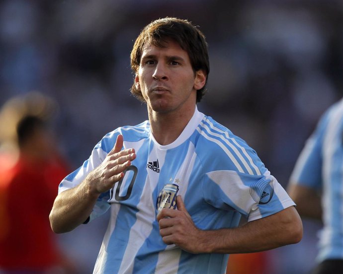 Messi celebra el primero