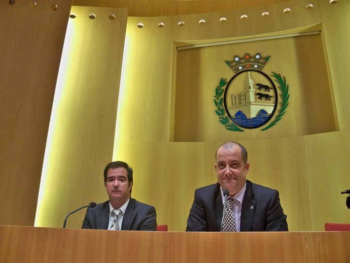 Sabin Anuzita y Iban Arrien en rueda de prensa