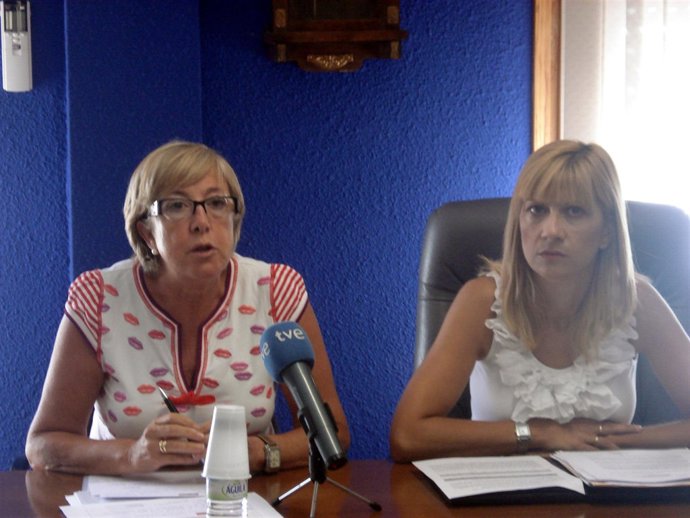 La diputada Ana Grande y la alcaldesa de María de Huerva, Mar Vaquero