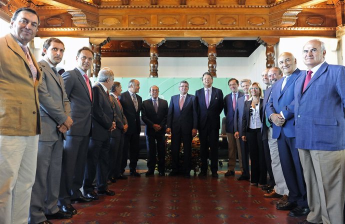 Componentes de la Mesa del Toro