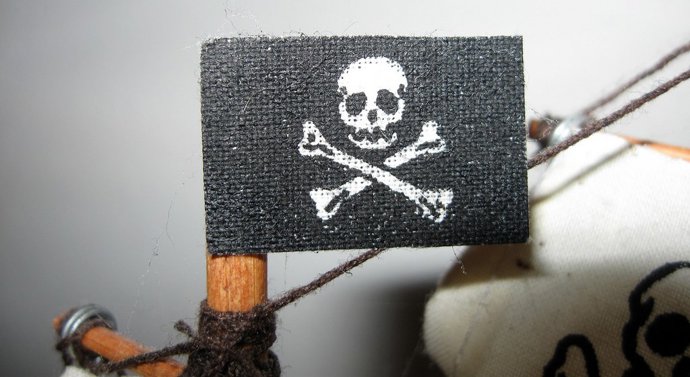 Bandera pirata piratería