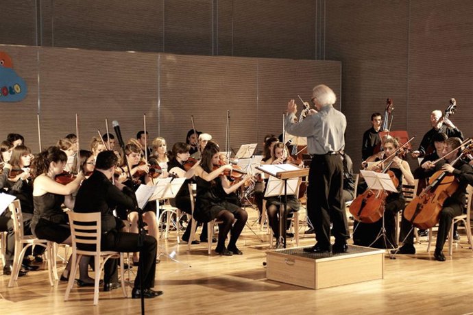 Alumnos del conservatorio 'Pablo Sarasate' en un concierto en Polonia.