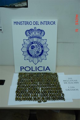 Imagen de las 250 bellotas de hachís ingeridas por un joven, que fue 