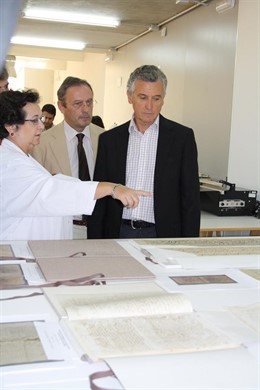 El Consejero de Cultura, Paulino Plata, junto al Director del IAPH, Román Fernán