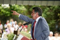 Revilla lamenta que Europa esté "bajo la dictadura de Alemania" y se opte por la "restricción absoluta" de la inversión