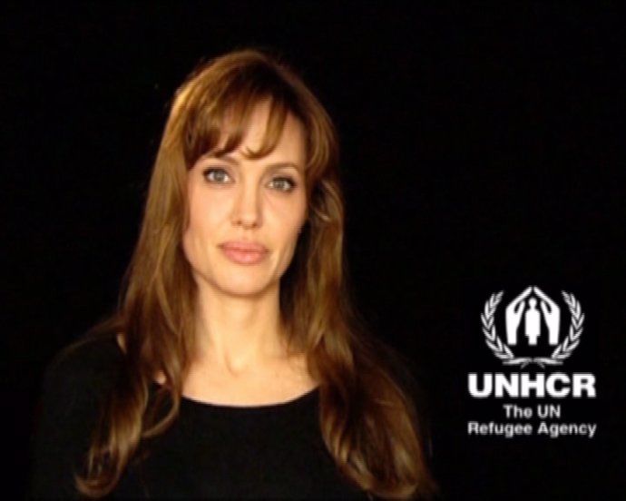 Angelina pide más colaboración con Pakistán