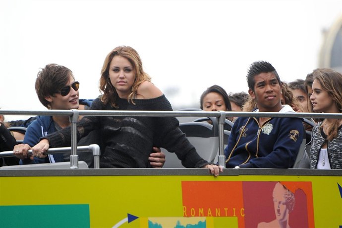 Miley Cyrus y Douglas Booth