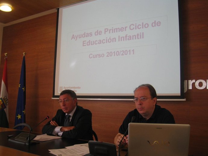 Santos y Navajas, durante la rueda de prensa