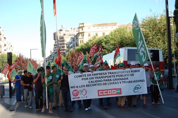 Imagen de la manifestación en Granada de Autobuses Rober