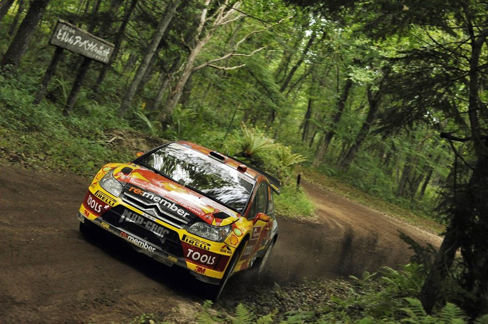 Petter Solberg manda en Japón