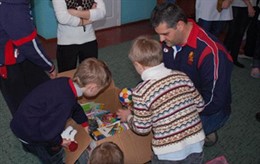 La asociación está centrada en la ayuda a orfanatos