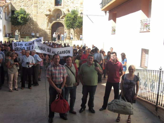 Quinto relevo del encierro por el carbón en Ariño (Teruel)