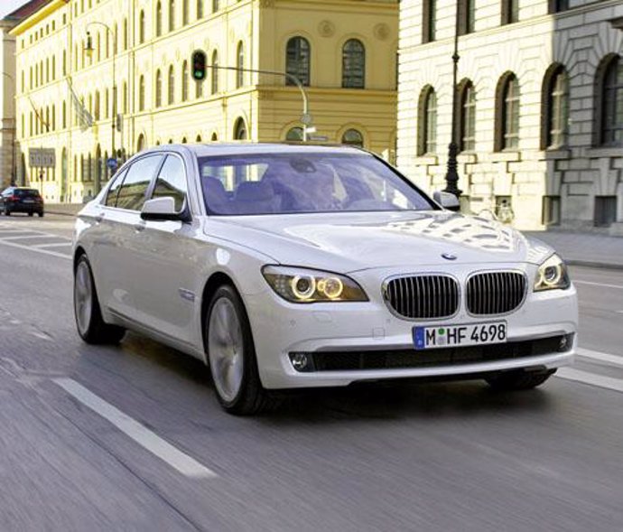 BMW lanza las nuevas berlinas 760i y 760Li