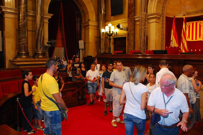 Visitantes al Parlament de Catalunya