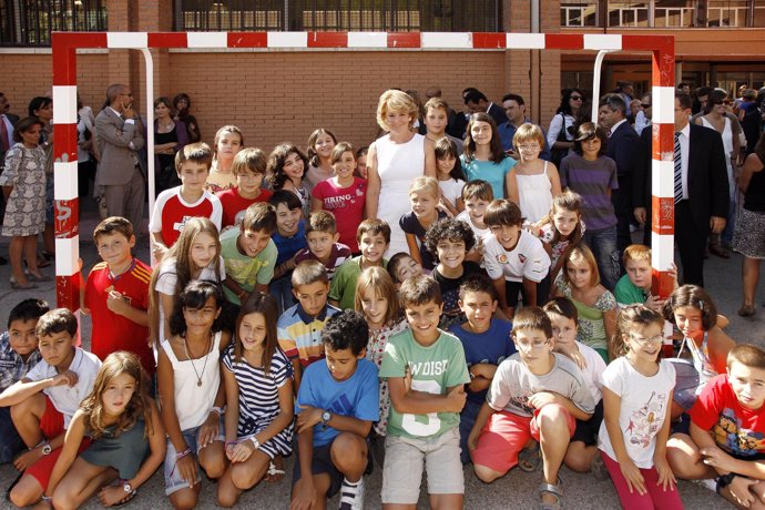 Fotos De La Presidenta Aguirre Durante La Inauguración Del Curso Escolar
