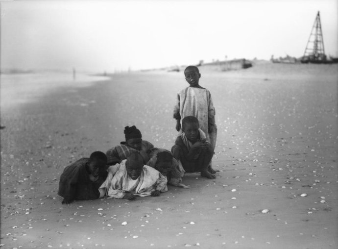 SILA inaugura en Santa Cruz la exposición fotográfica 'Al Senegal en aeroplano'