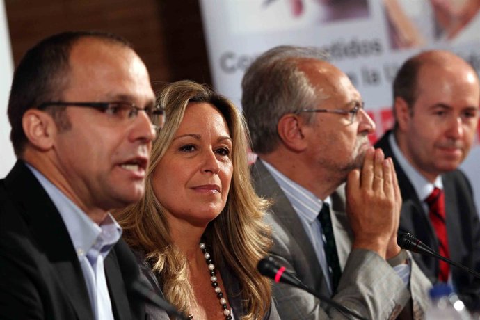 Trinidad Jiménez, en su acto en el Vicerrectorado de Alumnos de la Universidad C
