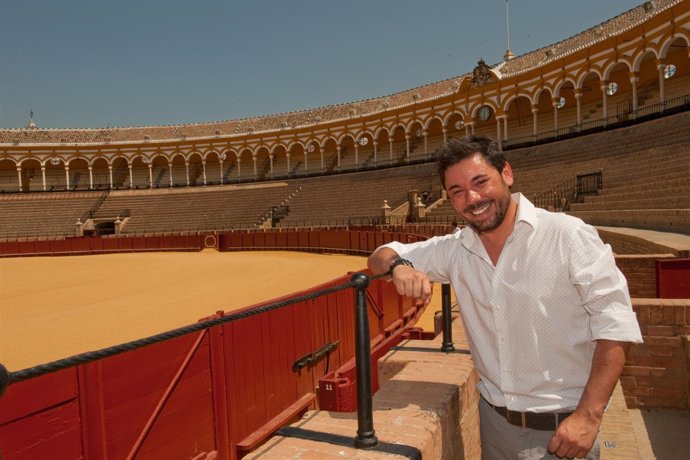 Miguel Poveda abre la Bienal con 'Historias de viva voz'