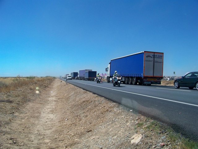N-II Fraga-Aljafarín con camiones