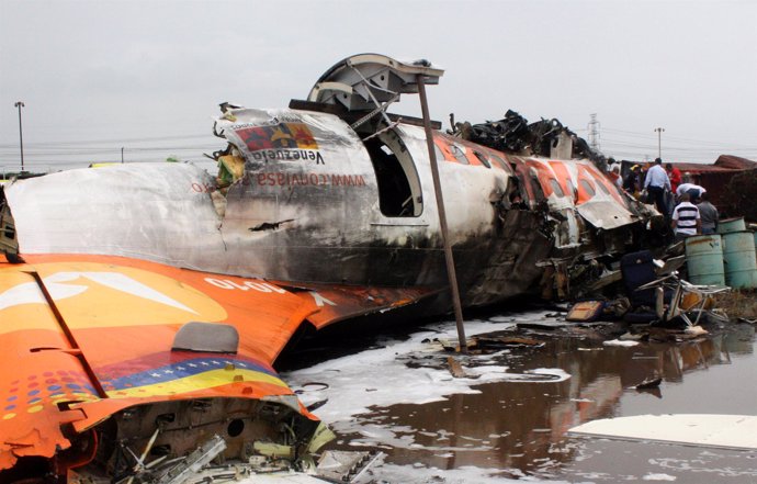 Restos del avión venezolano accidentado