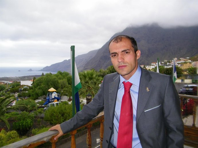 La Frontera Solicitará Que En El Aeropuerto De El Hierro No Se Implante El Servi