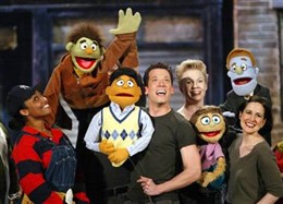 Actores y muñecos del espectáculo 'Avenue Q'