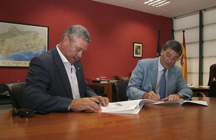 Junta adjudica la construcción de un colegio rural en Pinos del Valle por un mil