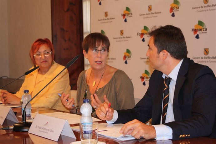 Duran, Barceló y Del Caso, durante la presentación de la Conferencia.