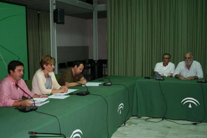 Reunión de la directora general de Producción Agrícola, Judit Anda, con veterina