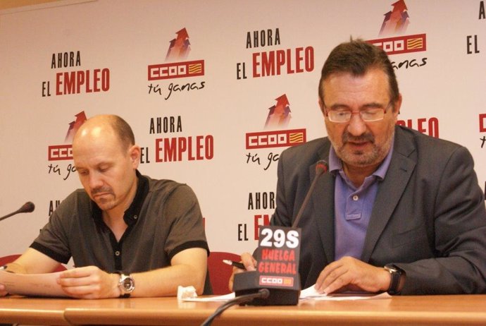Manuel PIna y Julián Buey en rueda de prensa