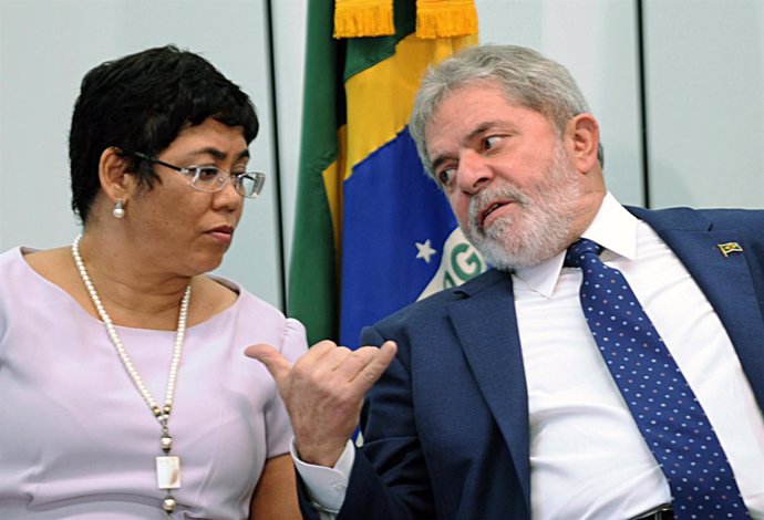 El presidente brasileño, Luiz Inácio Lula da Silva, con la jefa de gabinete, Ere