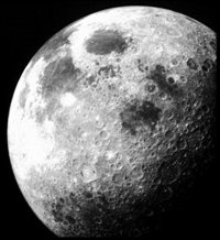 Identifican las áreas más antiguas de la superficie lunar