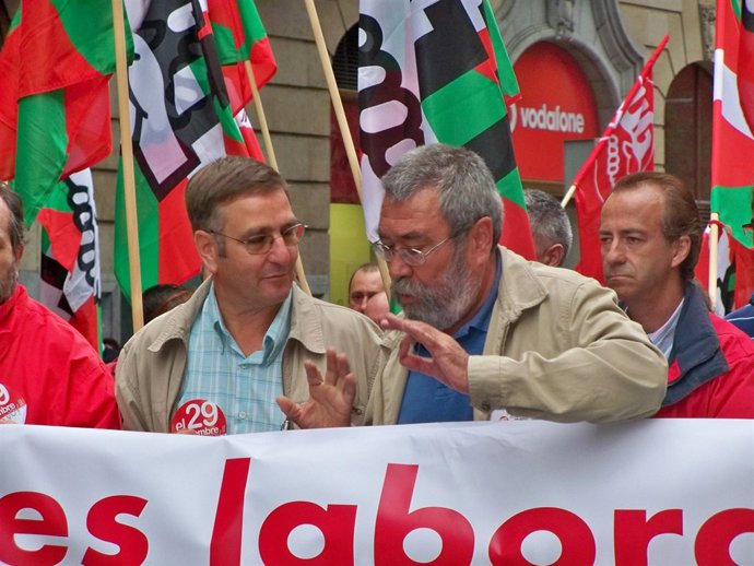 Méndez y Casado en la manifestación de Bilbao previa al 29-S