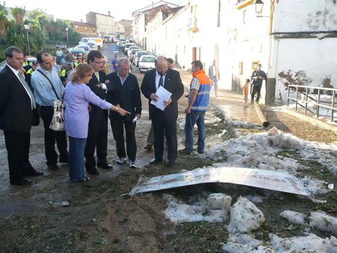 Fernández Vara y Carmen Heras visitan áreas afectadas